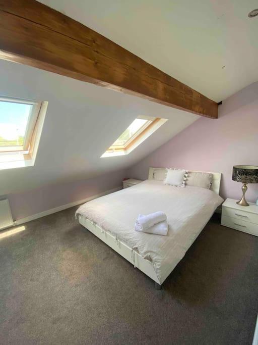 Apartamento Contemporary Duplex - Private Patio & Parking Stockport Exterior foto