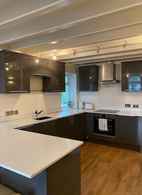 Apartamento Contemporary Duplex - Private Patio & Parking Stockport Exterior foto